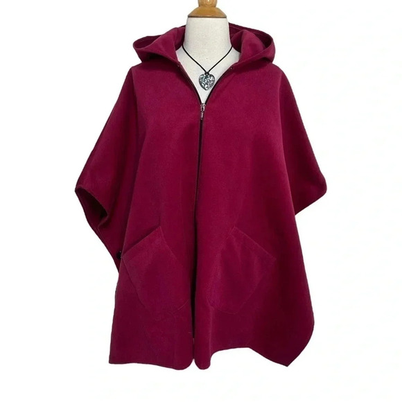 Heavy Weight L‎ red polyester/viscose blend zip front poncho with pockets - Picture 2 of 6